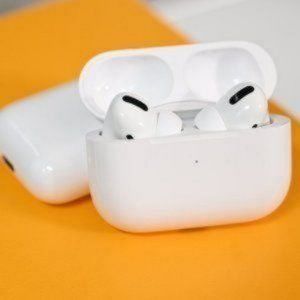 Brand New Apple AirPods Pro Never use. unopen